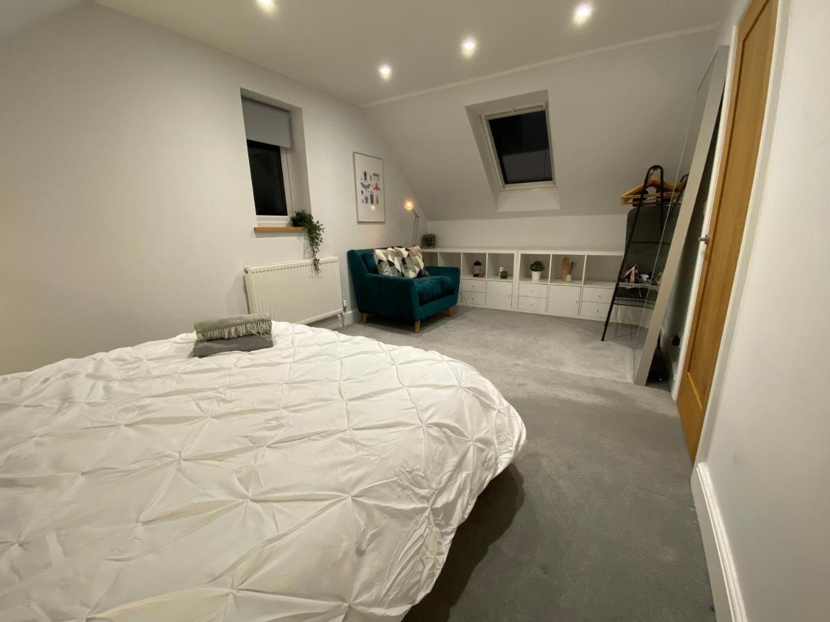 Unique Luxury Detached Apartment In Windsor That Sleeps 4 Exterior foto