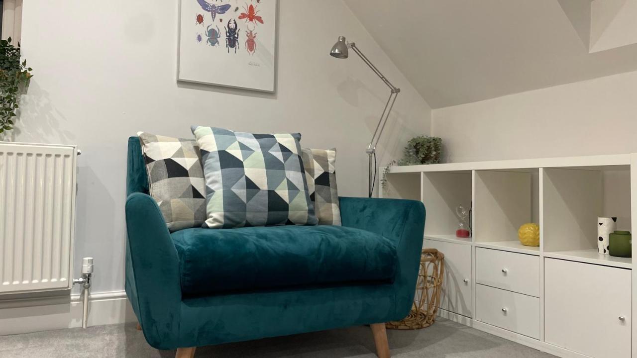 Unique Luxury Detached Apartment In Windsor That Sleeps 4 Exterior foto